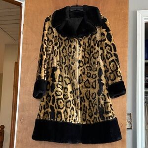 Unique Vintage Leopard Print Teddy Jacket with Black Trim